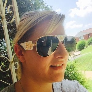 Meet your Posher, Toni